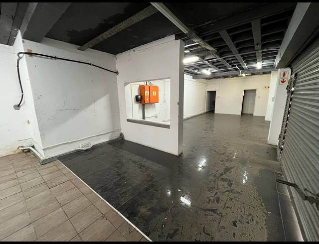 250M² BUSINESS TO LET IN PARKLANDS